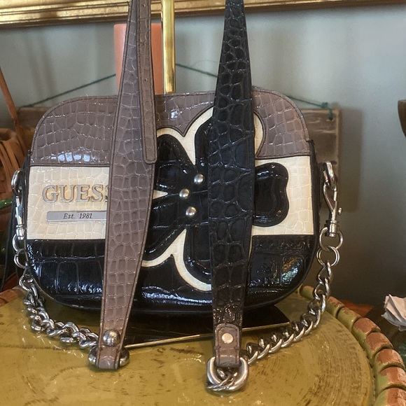 90's Guess Faux Reptile Patent Leather Womens Handbag Purse Chain Strap - Picture 3 of 8